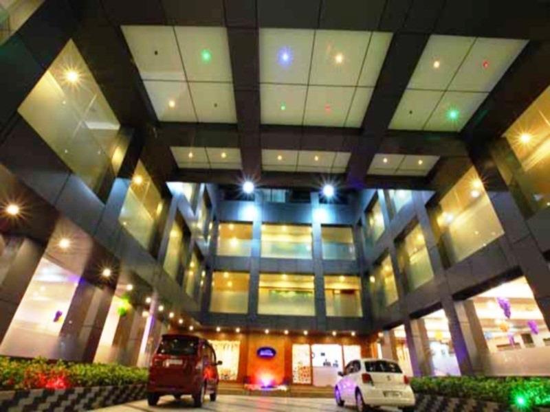 Holiday Hill Hotel & Suites Sultan Bathery Exterior photo
